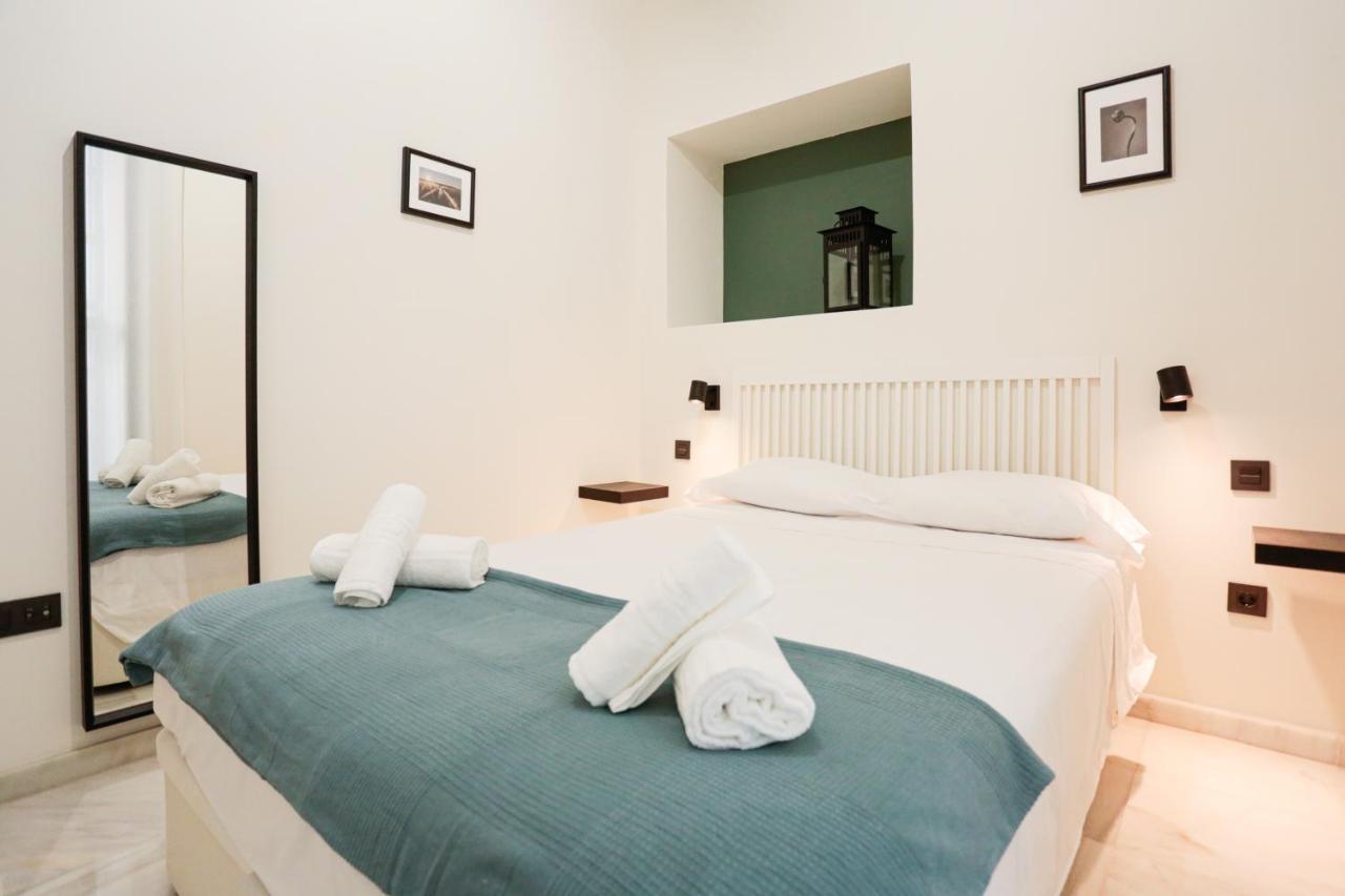 Monkeys Apartments Cervantes Sevilla Bagian luar foto