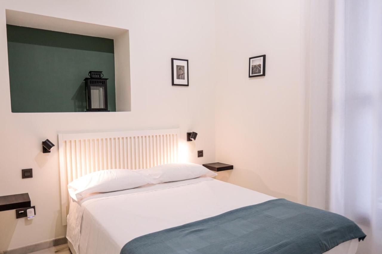 Monkeys Apartments Cervantes Sevilla Bagian luar foto