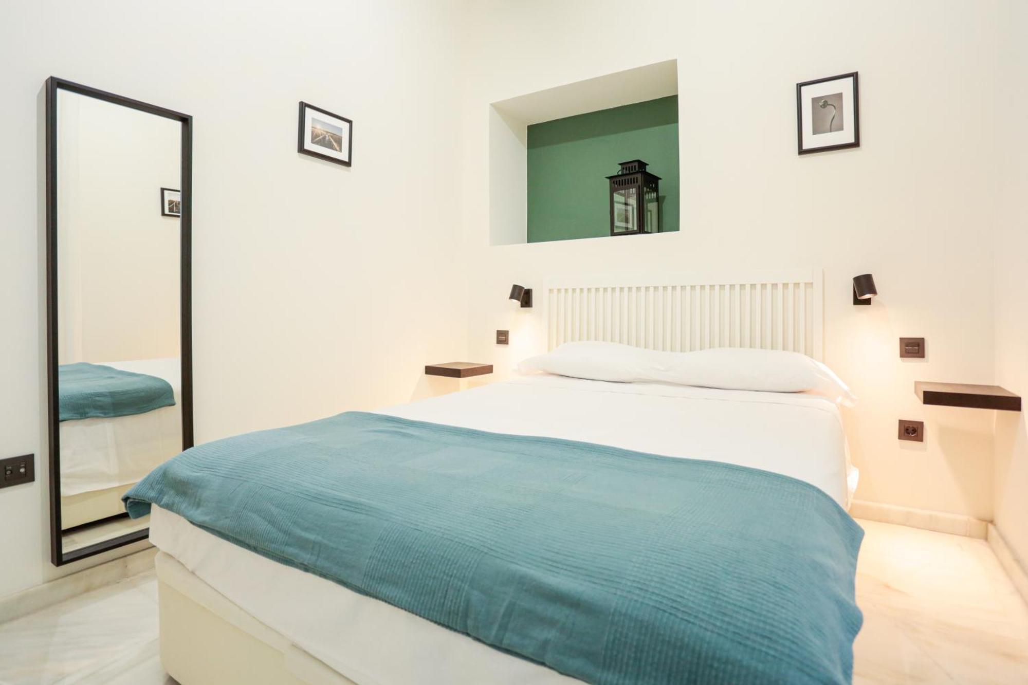 Monkeys Apartments Cervantes Sevilla Bagian luar foto